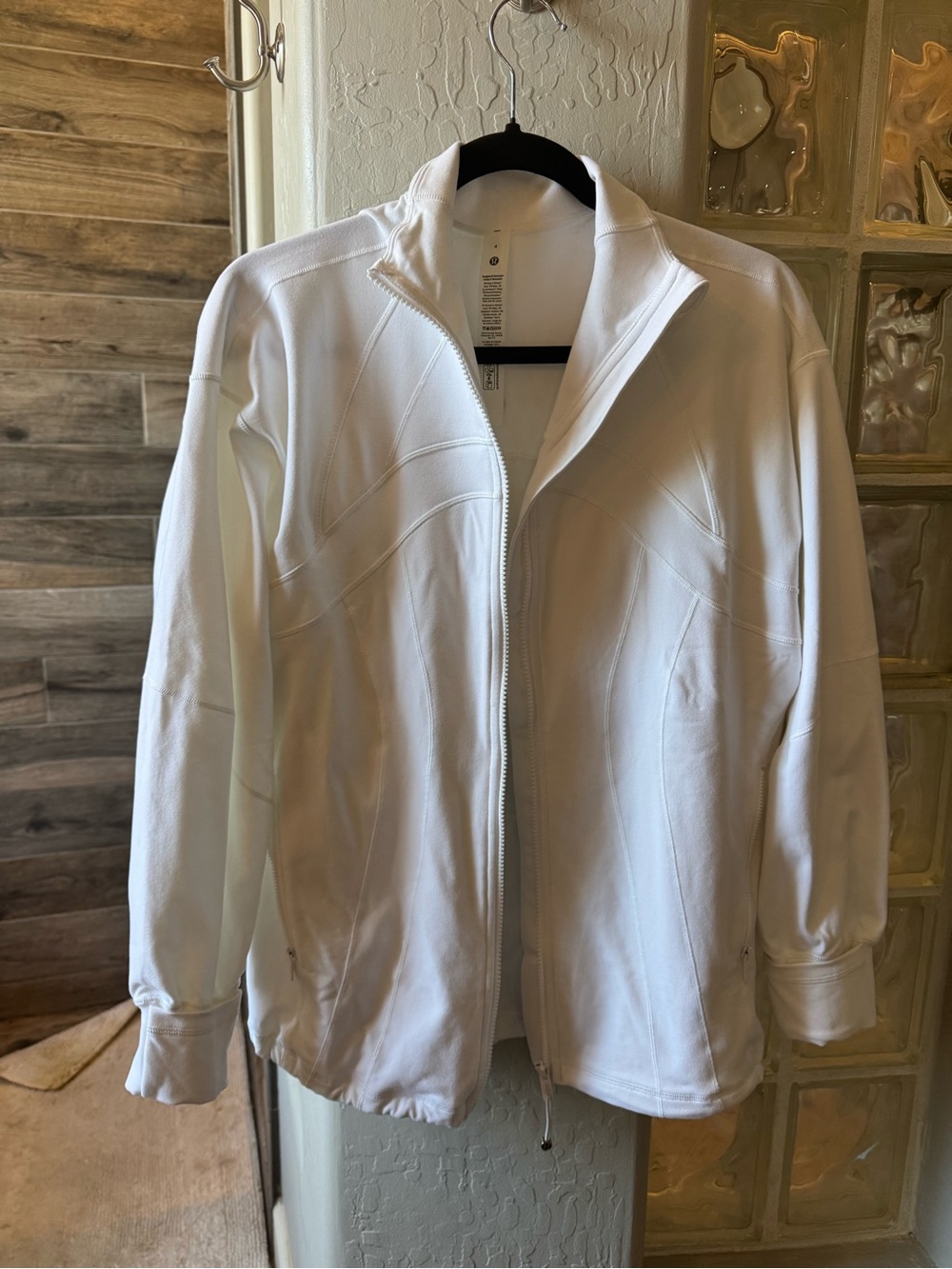 Lululemon define oversized jacket white luon 4 runs big!